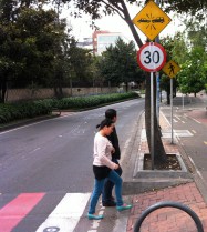 Límite de Vel 30km/hr