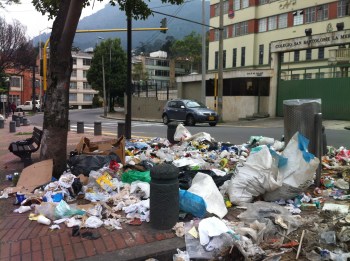 Cr 5, Calle vuelta basurero